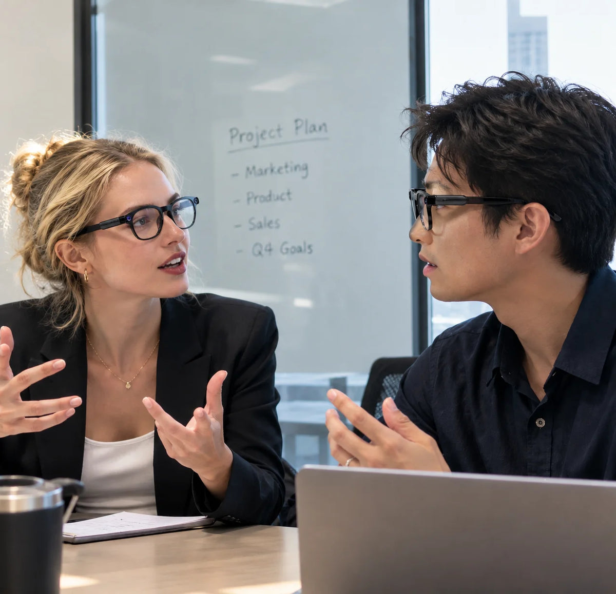 Smart glasses recording and translating a meeting